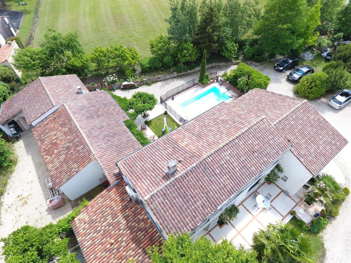 Le Logis De La Brumanderie - Saintes Fontcouverte  Экстерьер фото