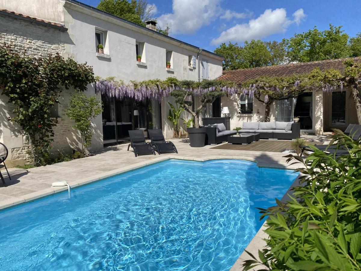 Le Logis De La Brumanderie - Saintes Fontcouverte  Экстерьер фото