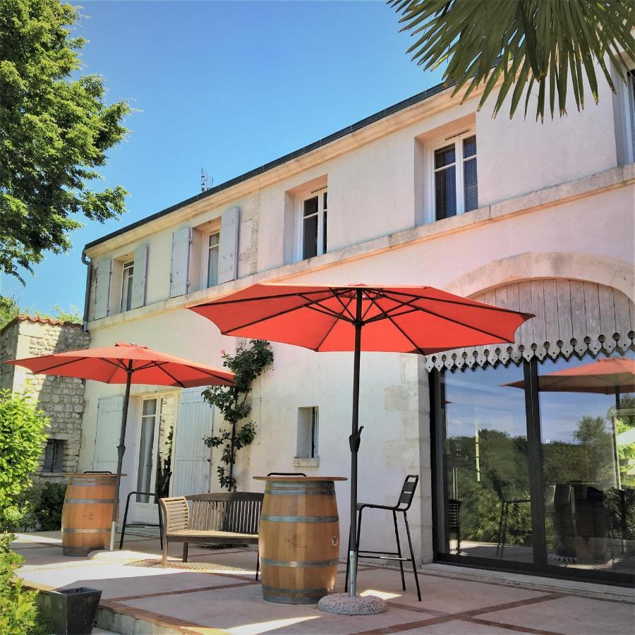 Le Logis De La Brumanderie - Saintes Fontcouverte  Экстерьер фото
