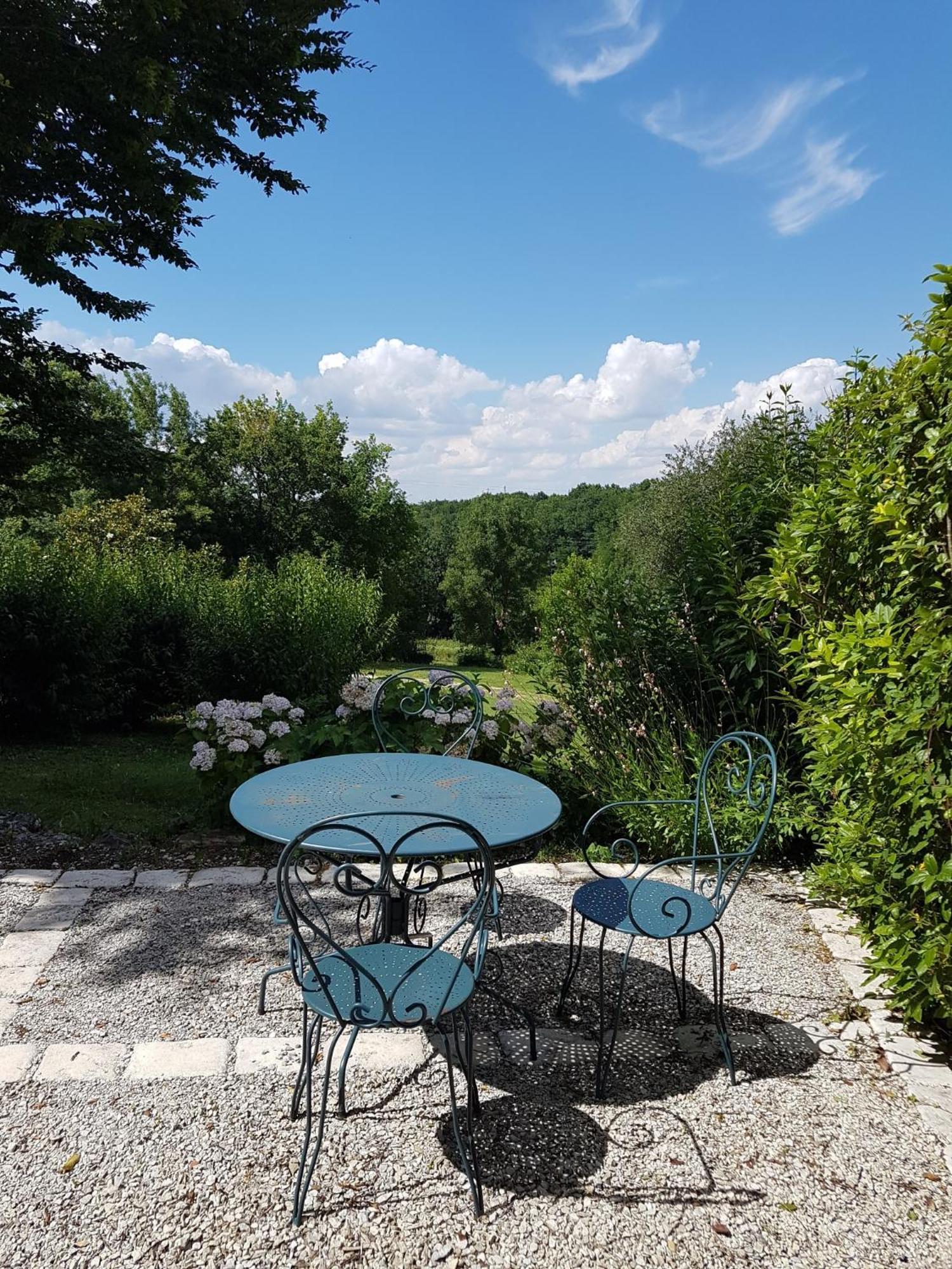 Le Logis De La Brumanderie - Saintes Fontcouverte  Номер фото